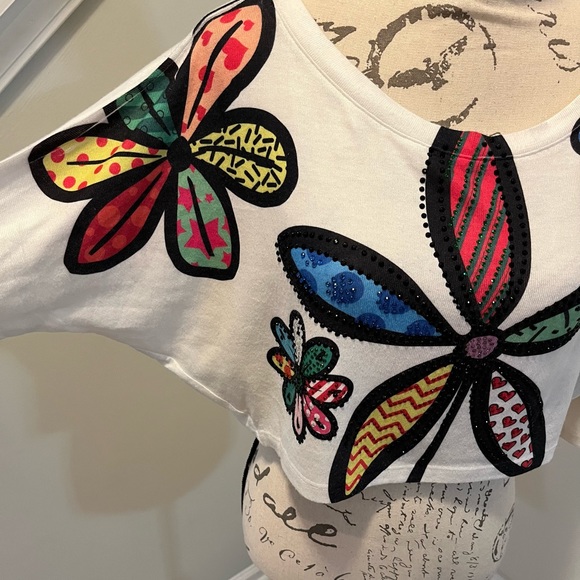 Crimson IvyJR L BOHO Short Knit White Abstract Floral Beaded Top-Never Worn. - Picture 2 of 7